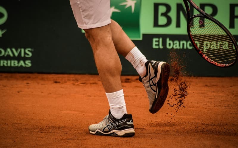 Der Sandplatz von Roland Garros in Paris während eines Tennisturniers